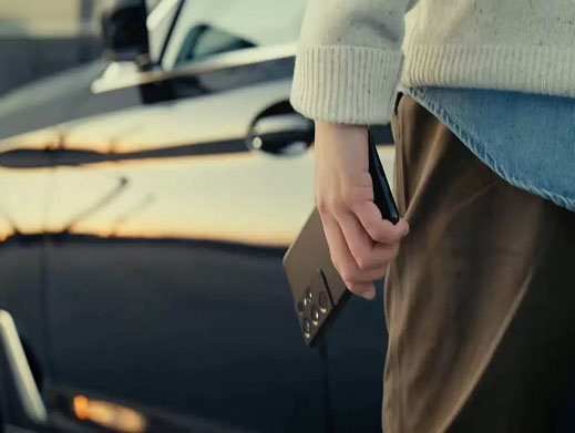 Customer call for unlock car emergency call